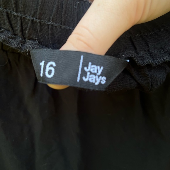 Black Mini Skirt. Size 16. - Picture 2 of 3